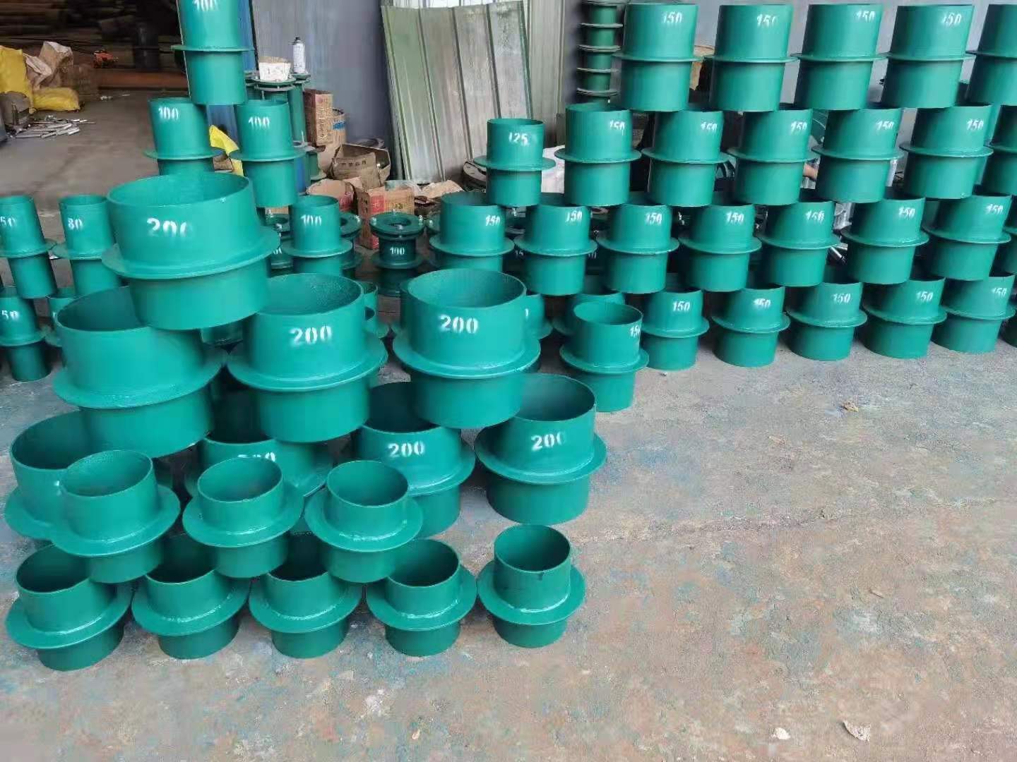 隨土建施工一齊安裝管道穿混凝土構造的剪力牆基礎、穿梁、穿異型
