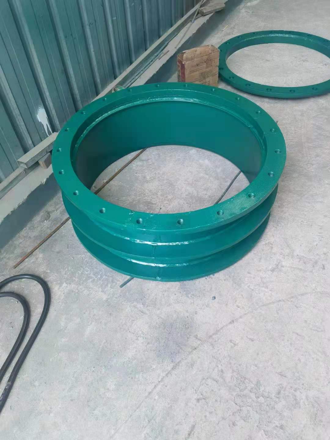 隻用草莓视频色版下载安装的話解決了套管與牆壁之間的漏水